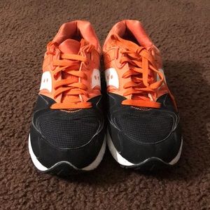 Saucony Grid 9000 size 8.5